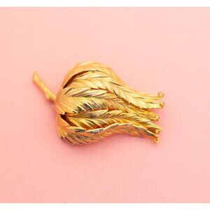 Vintage Covering Leaf Gold Tone Brooch | H25